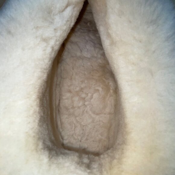 Shearling Unisex Beige Suede Cozy Sheepskin Rolltop Slippers Sz W11/M10 - Picture 7 of 10